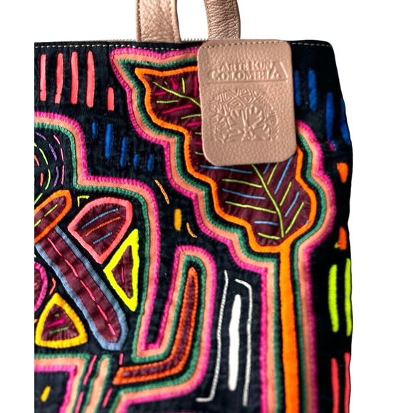 Arte Kuna Colombia Leather Shoulder Bag - Mola Design, Lined, Multiple Pockets - Picture 15 of 16